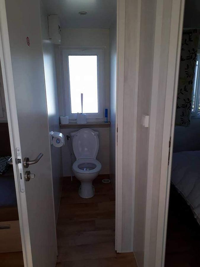 Luxueuze Stacaravan In Bredene Met Eigen Terras En Tuintje Luaran gambar