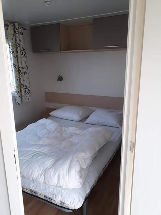 Luxueuze Stacaravan In Bredene Met Eigen Terras En Tuintje Luaran gambar