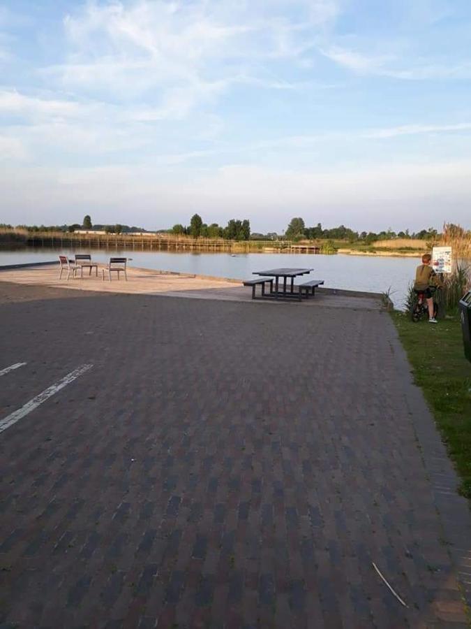 Luxueuze Stacaravan In Bredene Met Eigen Terras En Tuintje Luaran gambar