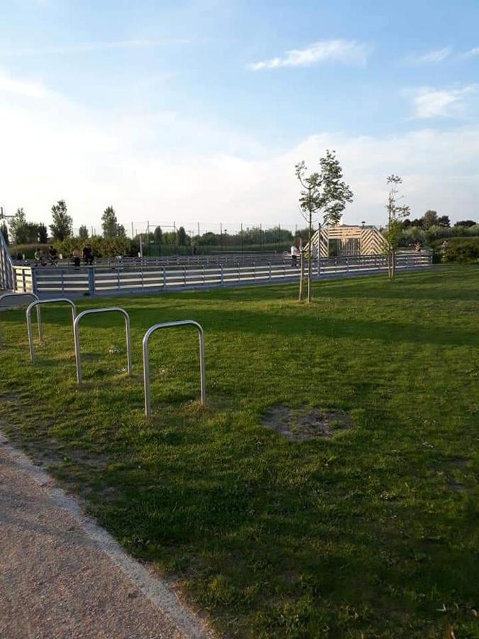 Luxueuze Stacaravan In Bredene Met Eigen Terras En Tuintje Luaran gambar
