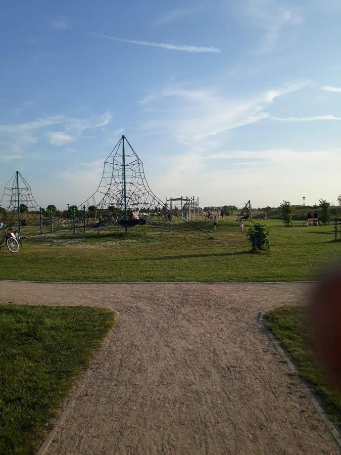 Luxueuze Stacaravan In Bredene Met Eigen Terras En Tuintje Luaran gambar