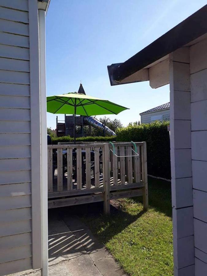Luxueuze Stacaravan In Bredene Met Eigen Terras En Tuintje Luaran gambar